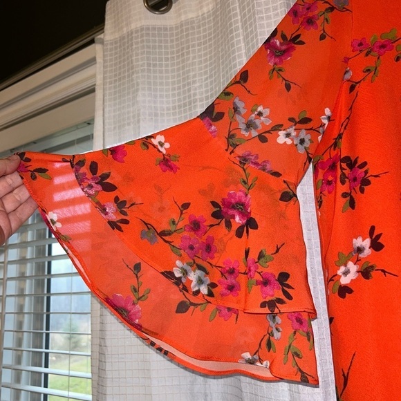 Laura Floral Blouse - Picture 4 of 8